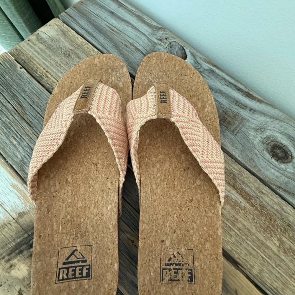 Reef Woven Pink and Tan Flip Flops - Picture 5 of 6